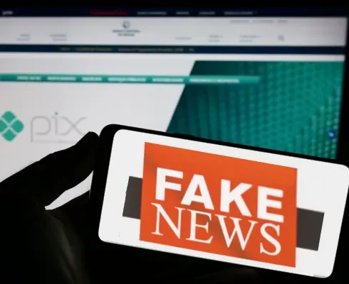 Fake news foram muito discutidas em janeiro/ Crédito da imagem: T. Schneider/Shutterstock