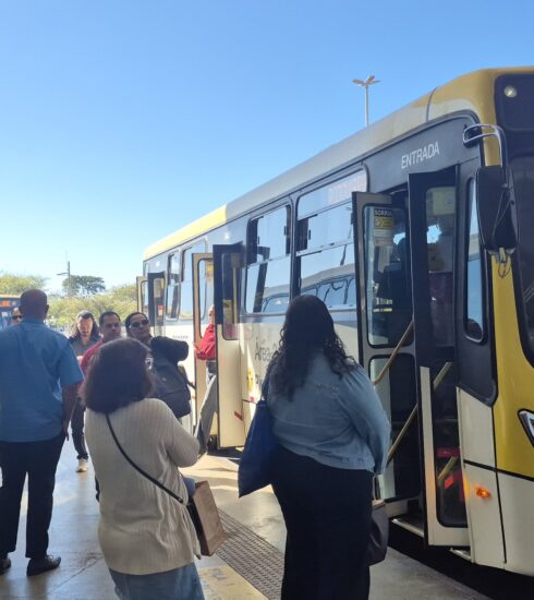Frota extra de ônibus reforça transporte coletivo no feriado de 7 de Setembro em Brasília